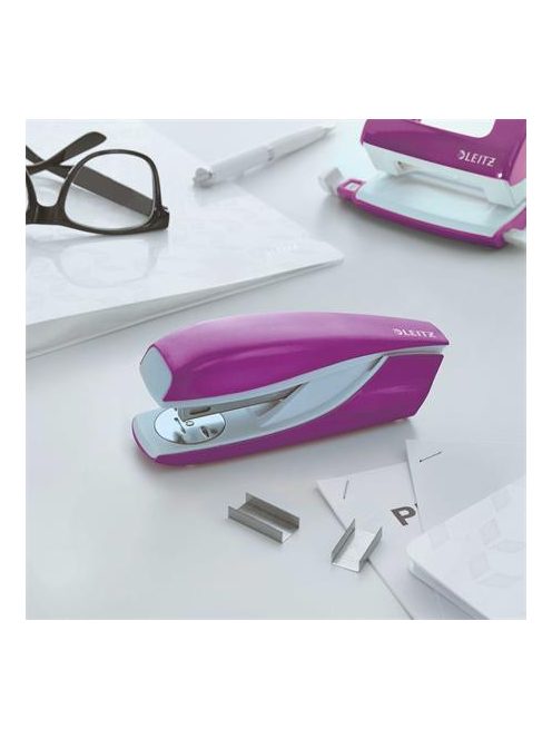 Tűzőgép, 24/6, 26/6, 30 lap, LEITZ "Nexxt Wow", lila (E55021062)