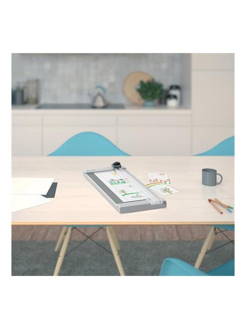 Vágógép, görgős, A4, 8 lap, LEITZ "Precision Home A4" (E90250000)