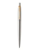Golyóstoll, 0,7 mm, nyomógombos, arany színű klip, rozsdam. acél tolltest, PARKER "Royal Jotter", kék (ICPJBPSTGT)